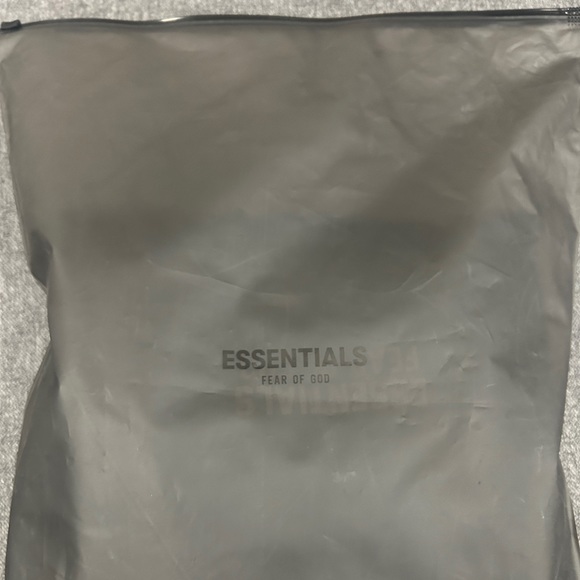 Fear Of God Essentials Crewneck - Picture 2 of 5